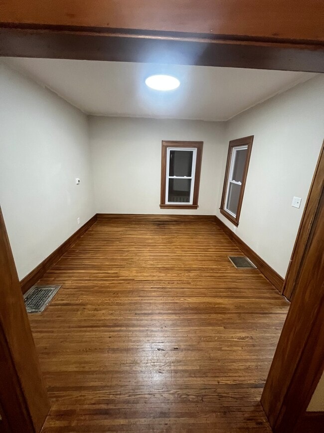 Photo - 1079 Garson Ave