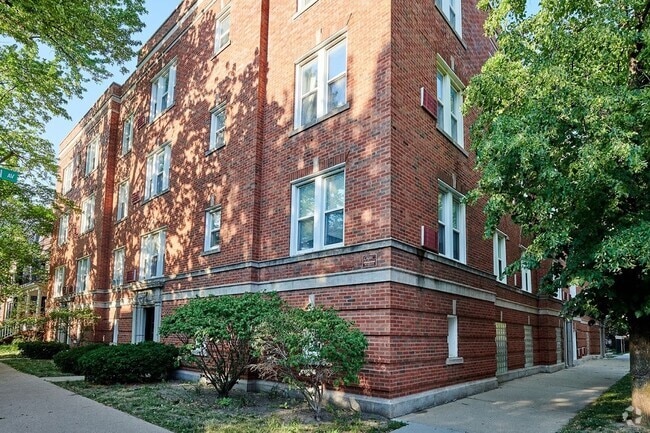 Building Photo - 1952 W Patterson Ave Unit EG Rental