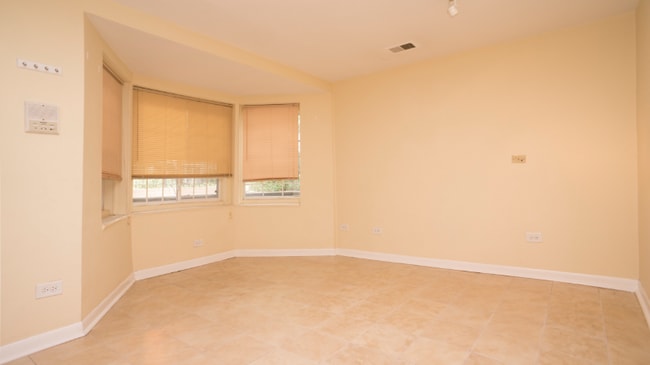 Photo - 2033 W Melrose St Unit Garden