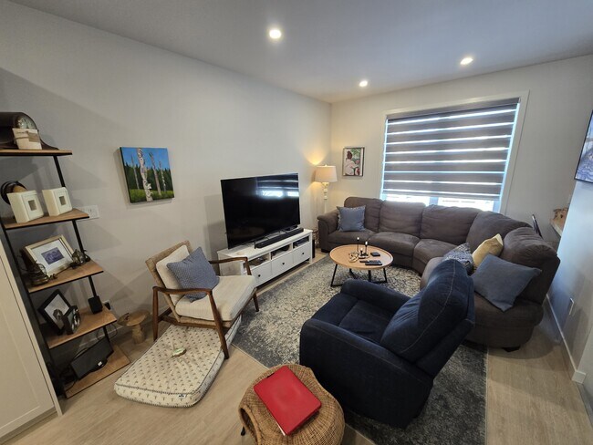 Photo - 654 Mulvey Ave