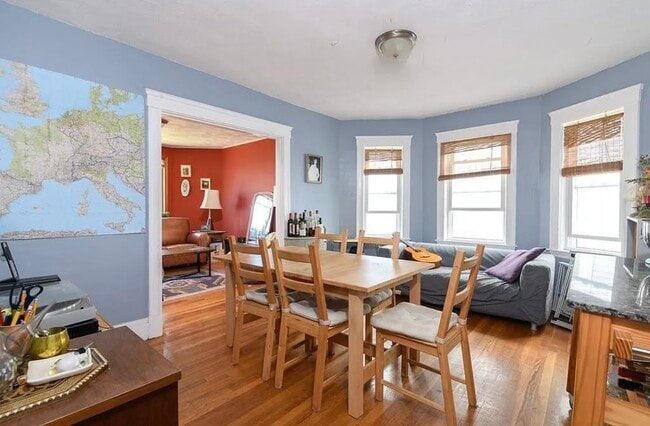 Building Photo - 30 Adrian St Unit 1