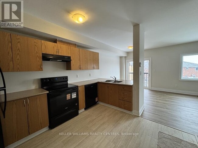 Photo - 175 Stanley St.