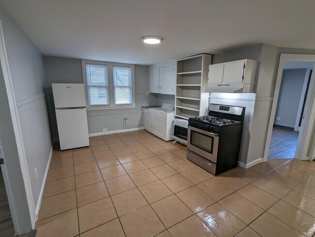 Photo - 77 Windsor Ave Unit 3