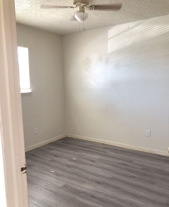 406 Sunset Ln