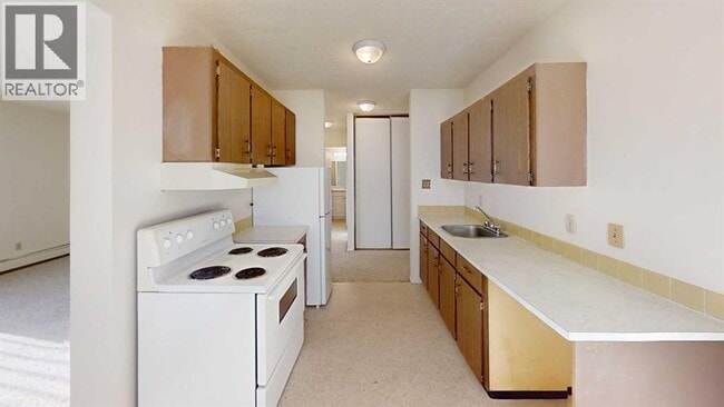 Photo - 10222-10105 105 Ave