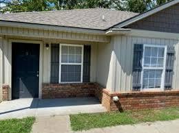 Building Photo - 300 Russell St