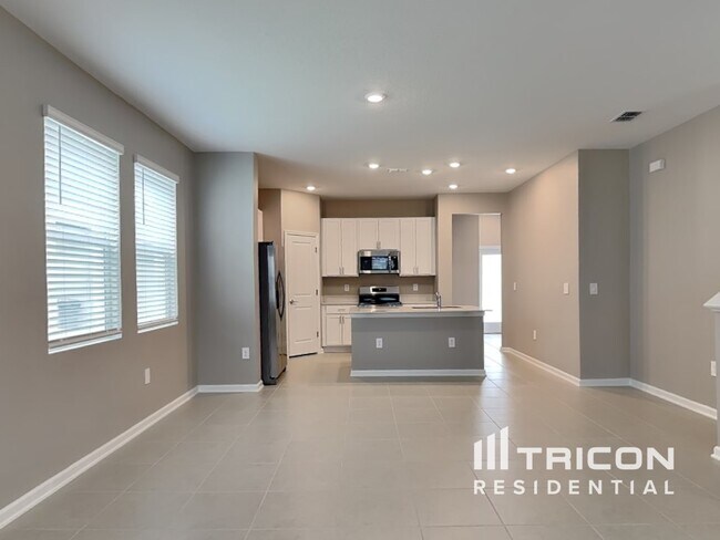 Photo - 741 Honeyrock St