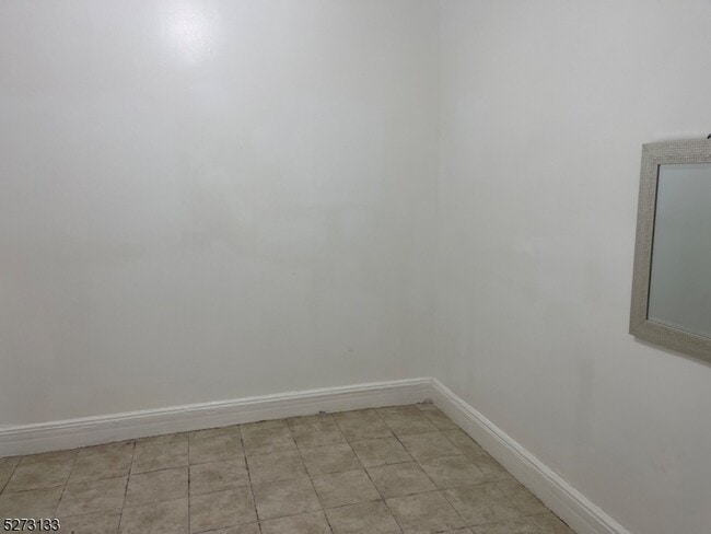 Photo - 185 Sussex Ave