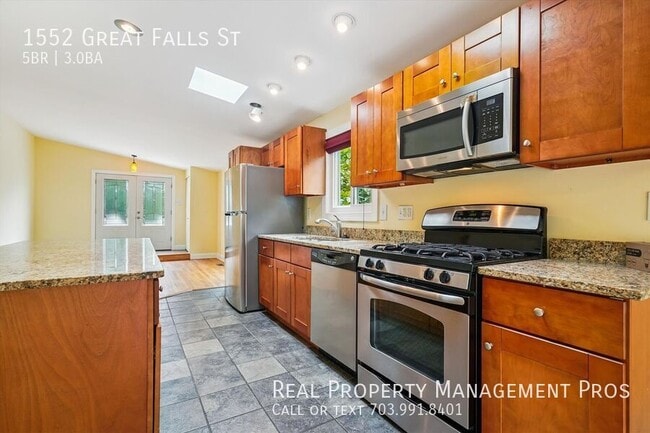Photo - 1552 Great Falls St