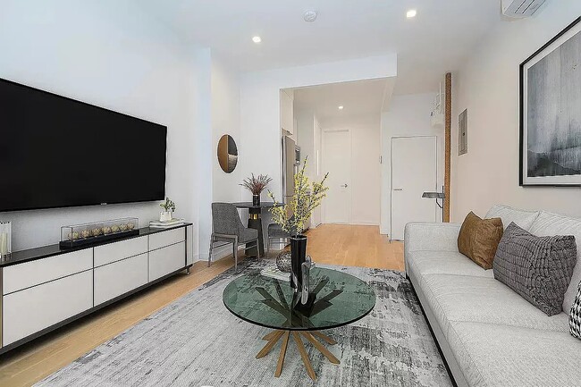 Photo - 137 Thompson St Unit 17