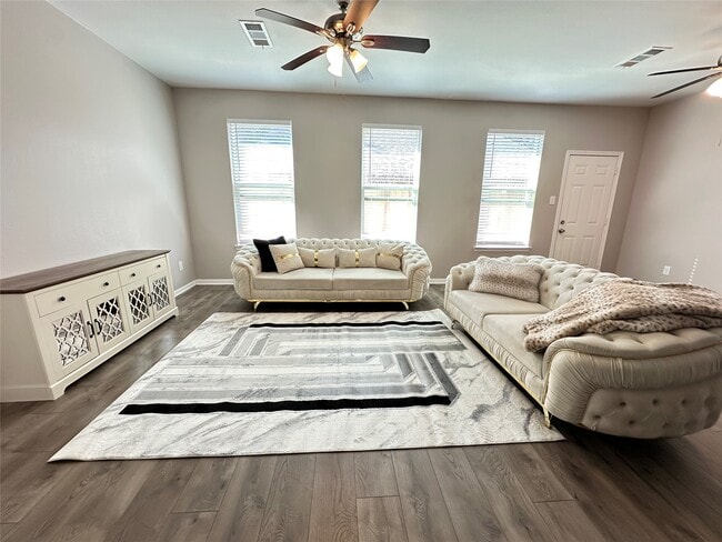 Photo - 11114 Beverley Pk St