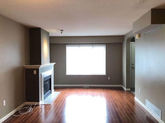 18883-18865 65 Ave