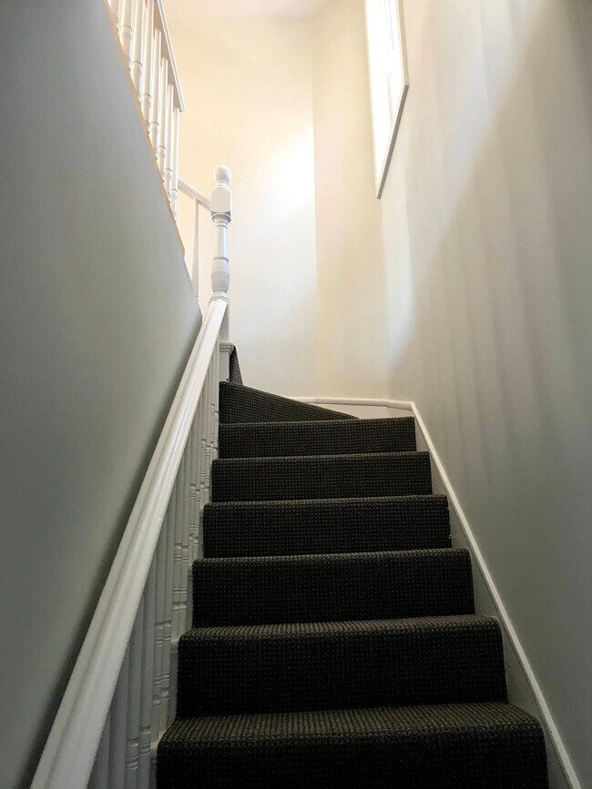 Entryway stairs - 13 Smith Ave Unit 2