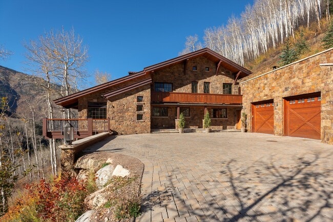 Building Photo - 6770 Castle Creek Rd Rental