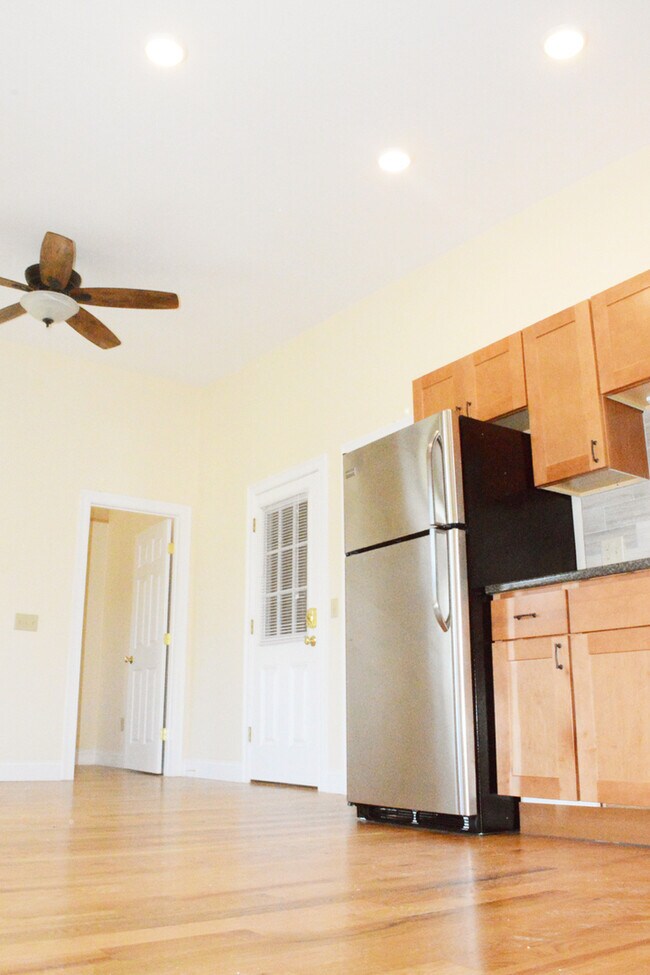 Photo - 83 Park St Unit APT 2