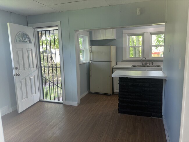 Photo - 639 Fairgreen Ave