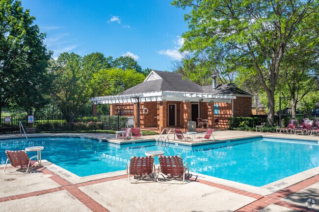The Green At Chevy Chase Apartments