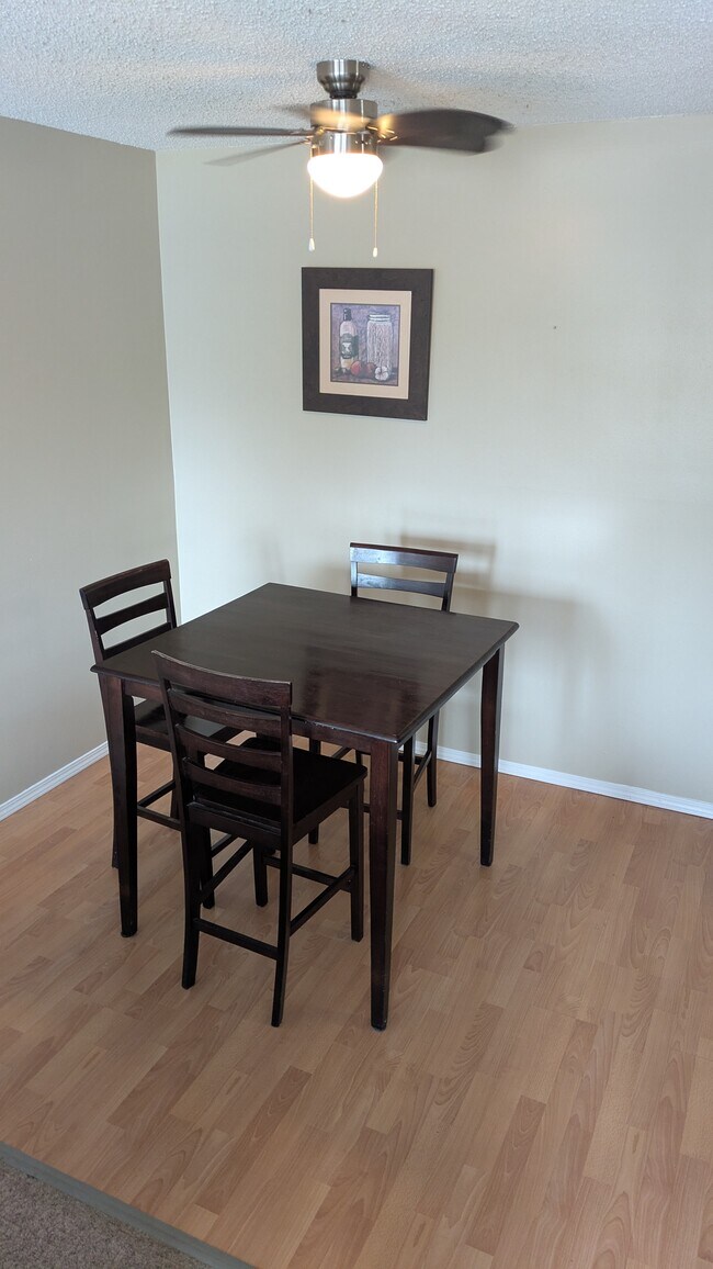 Salle à manger et table - Quintette Apartments