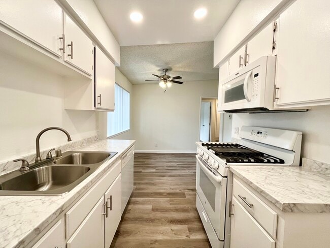 Photo - Bridgeport Apartment Homes
