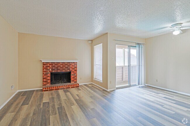 2BR, 2BA - 917SF - Living Area
