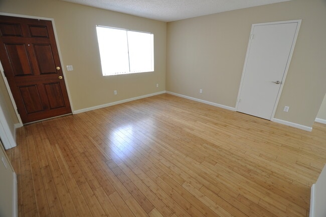 Photo - 12338 Oxnard St Unit 106