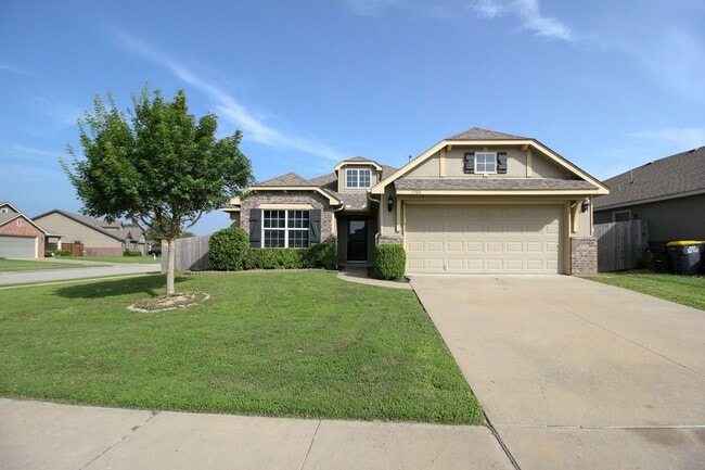 Building Photo - Custom Built 4 Bedroom In Southern Reserve... Rental