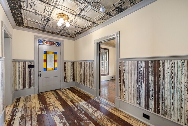 Photo - 479 W Park St