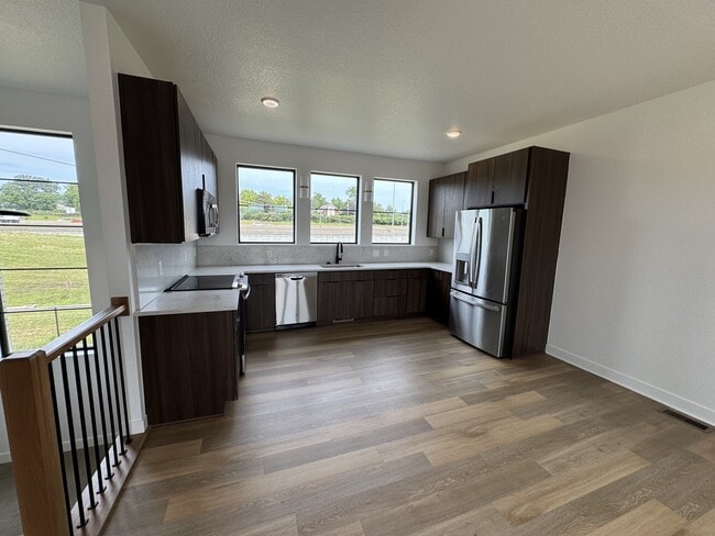 Photo - 1371 Keosauqua Way