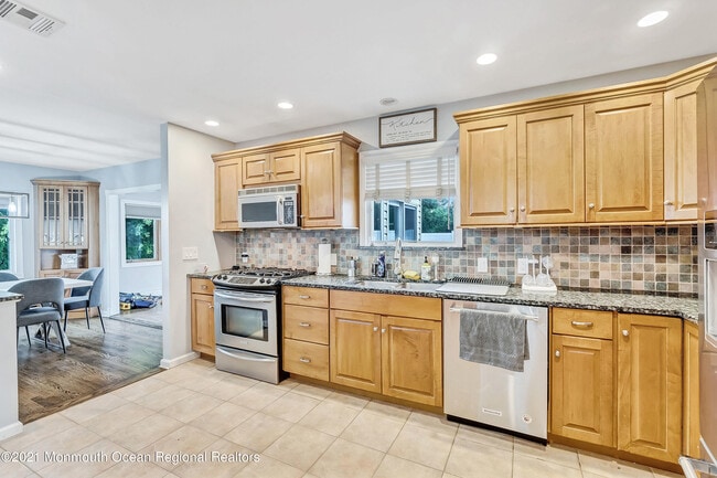 Photo - 27 Stevens Ave