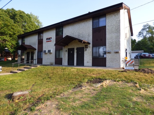 Photo - Hoyt & Sloan