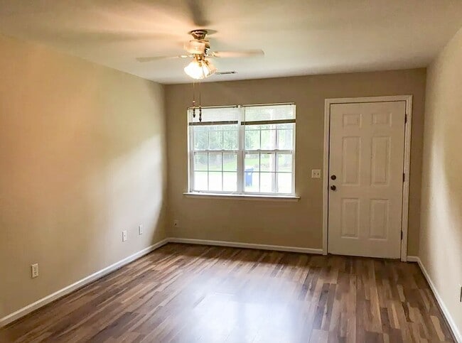 Photo - 700 Gardner Dr SE Unidad A