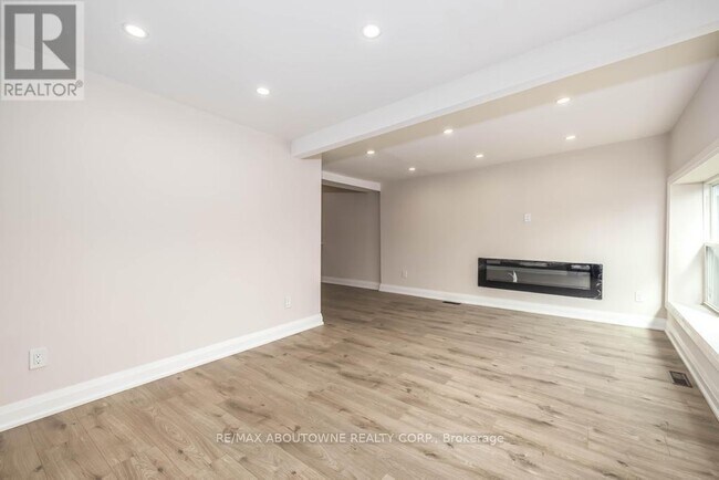 Photo - 131 West Avenue N