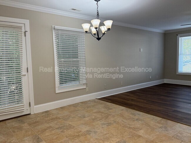 Photo - 4261 Dalcross Rd