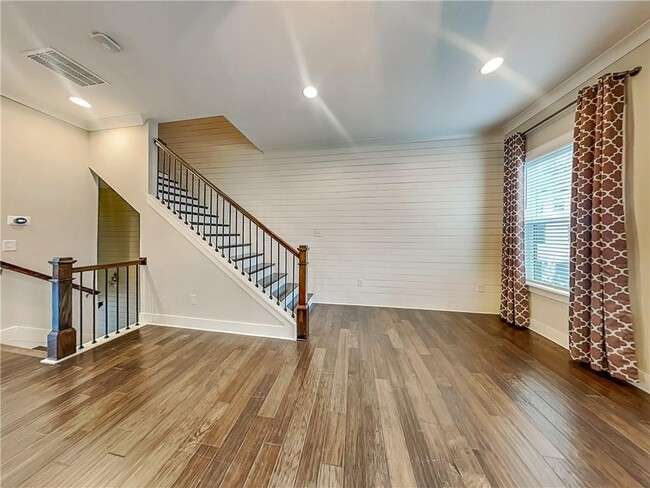 Photo - 2038 Rockledge Rd NE