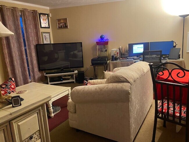 Photo - 834 Harry Truman Road