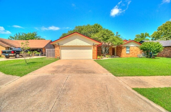 Photo - 222 Crest Ct House