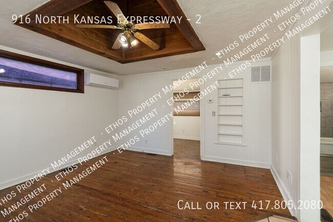 Photo - 916 N Kansas Expy Unit 2