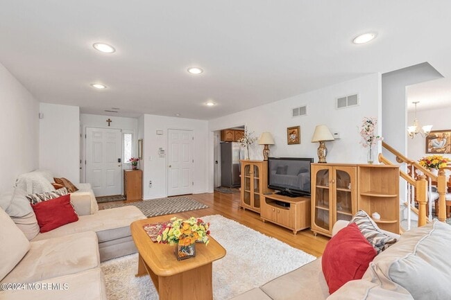 Photo - 205 Conover Pl