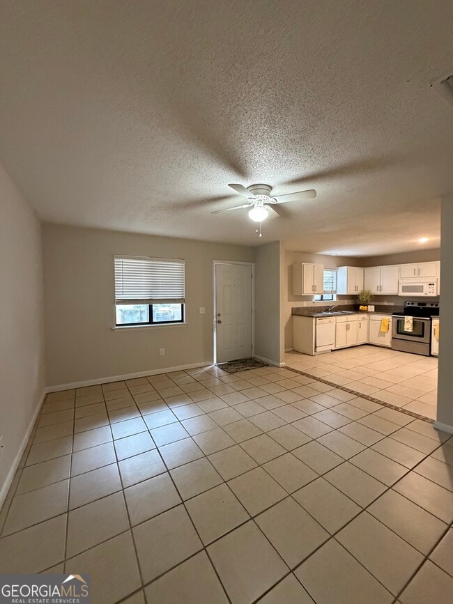 Photo - 113 Seaparc Cir Unit B