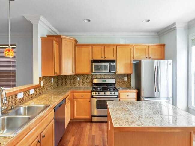 3214 Greenwood Oak Dr