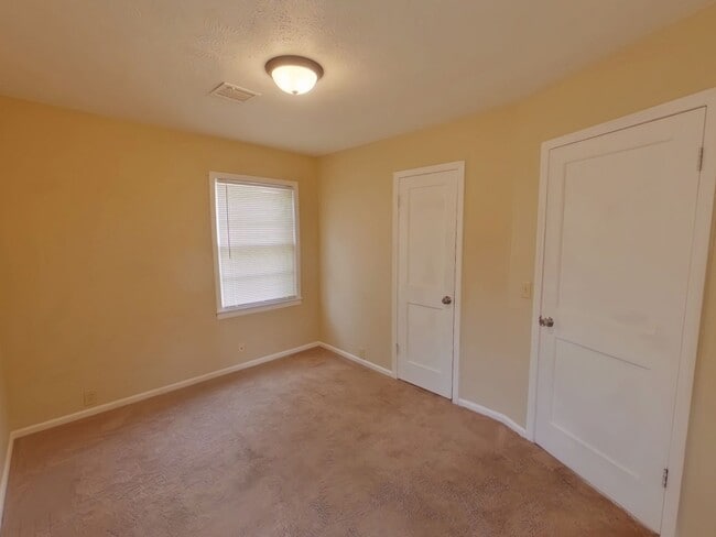 Photo - 1548 N Pinecrest Ave