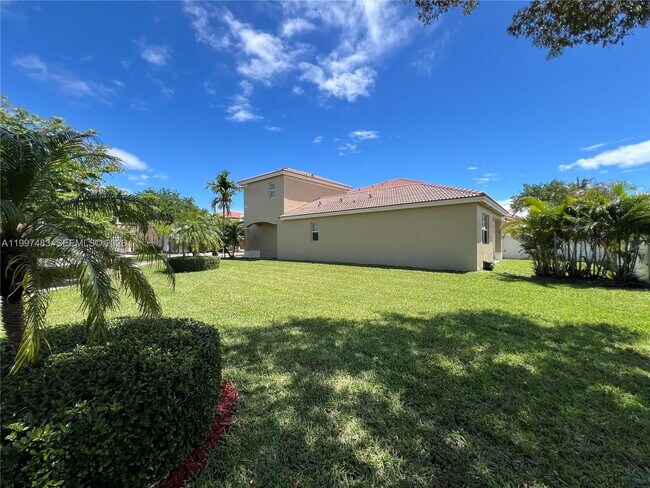 Photo - 3910 NE 13th Dr