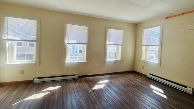 Photo - 156 Main St Unit 2