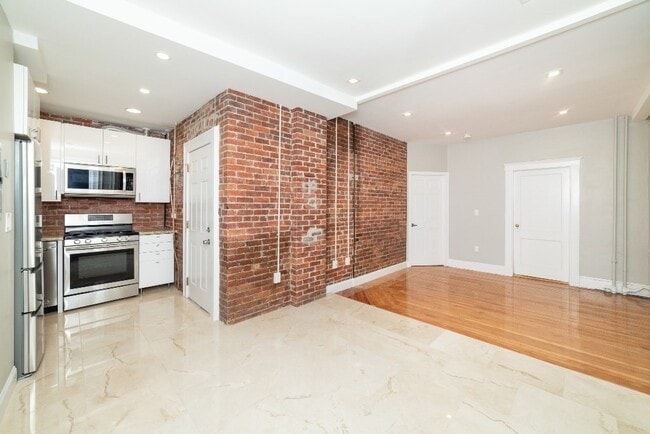 Photo - 232 Hanover St Unit #3