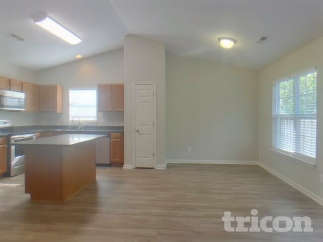 Photo - 3216 Laurenfields Way