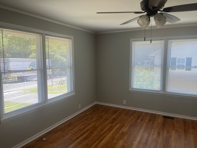 Photo - 206 D Carlton St