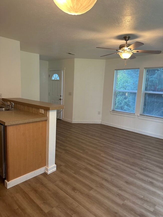 Photo - Cute 3 bedroom, 2 bath townhome with Community Pool in Boise