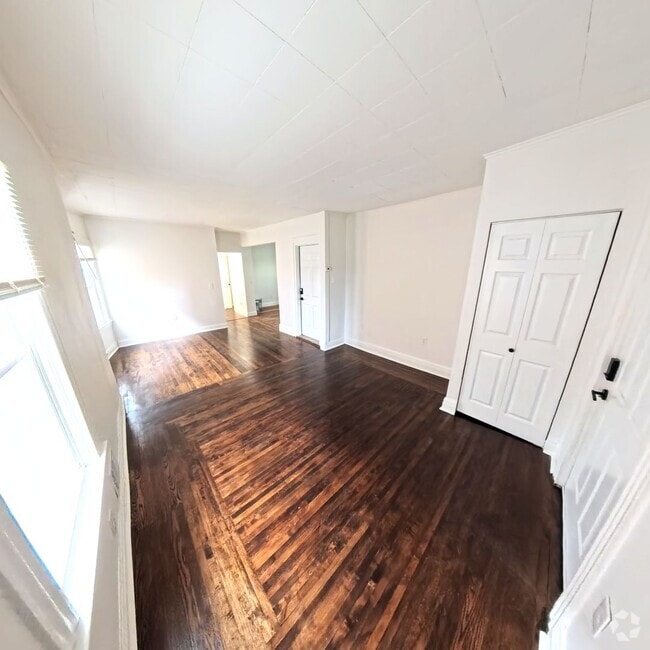 Building Photo - 335 Garfield Ave Unit 335 Garfield Ave Lower Rental