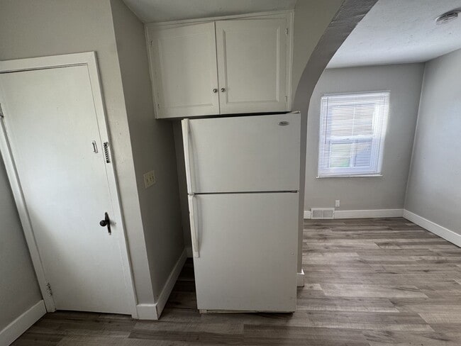 Photo - Welcome to this charming 2-bedroom, 1-bathroom home located in Dayton, OH*