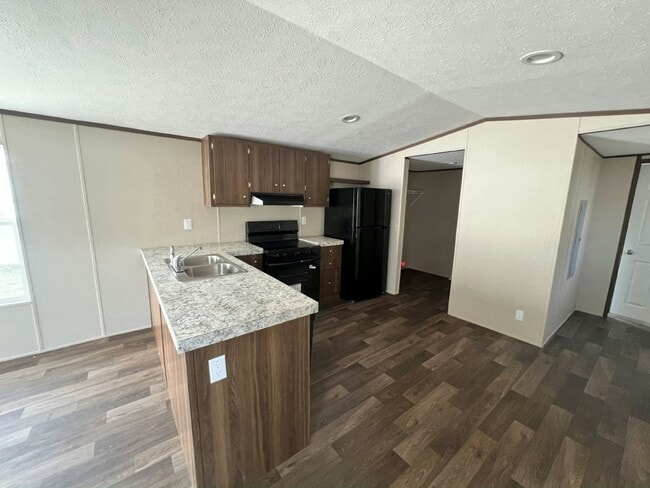 Photo - 48 Tower Manor Dr